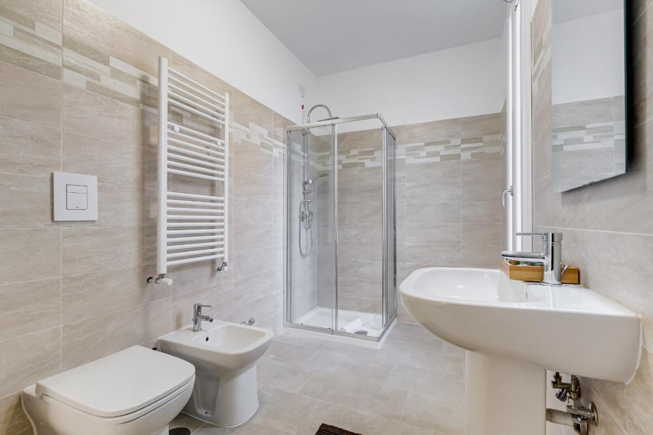 רומא Jmartins Colosseo Suites מראה חיצוני תמונה