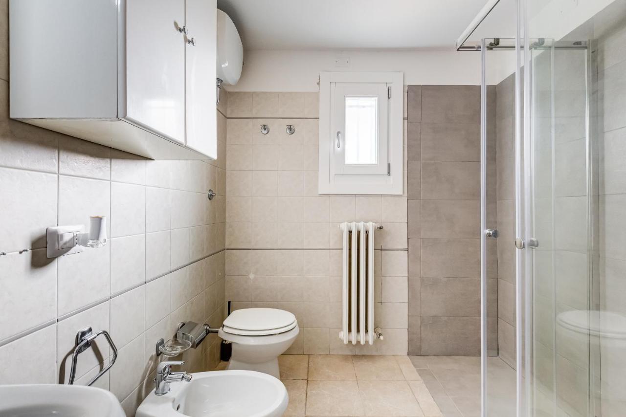 רומא Jmartins Colosseo Suites מראה חיצוני תמונה