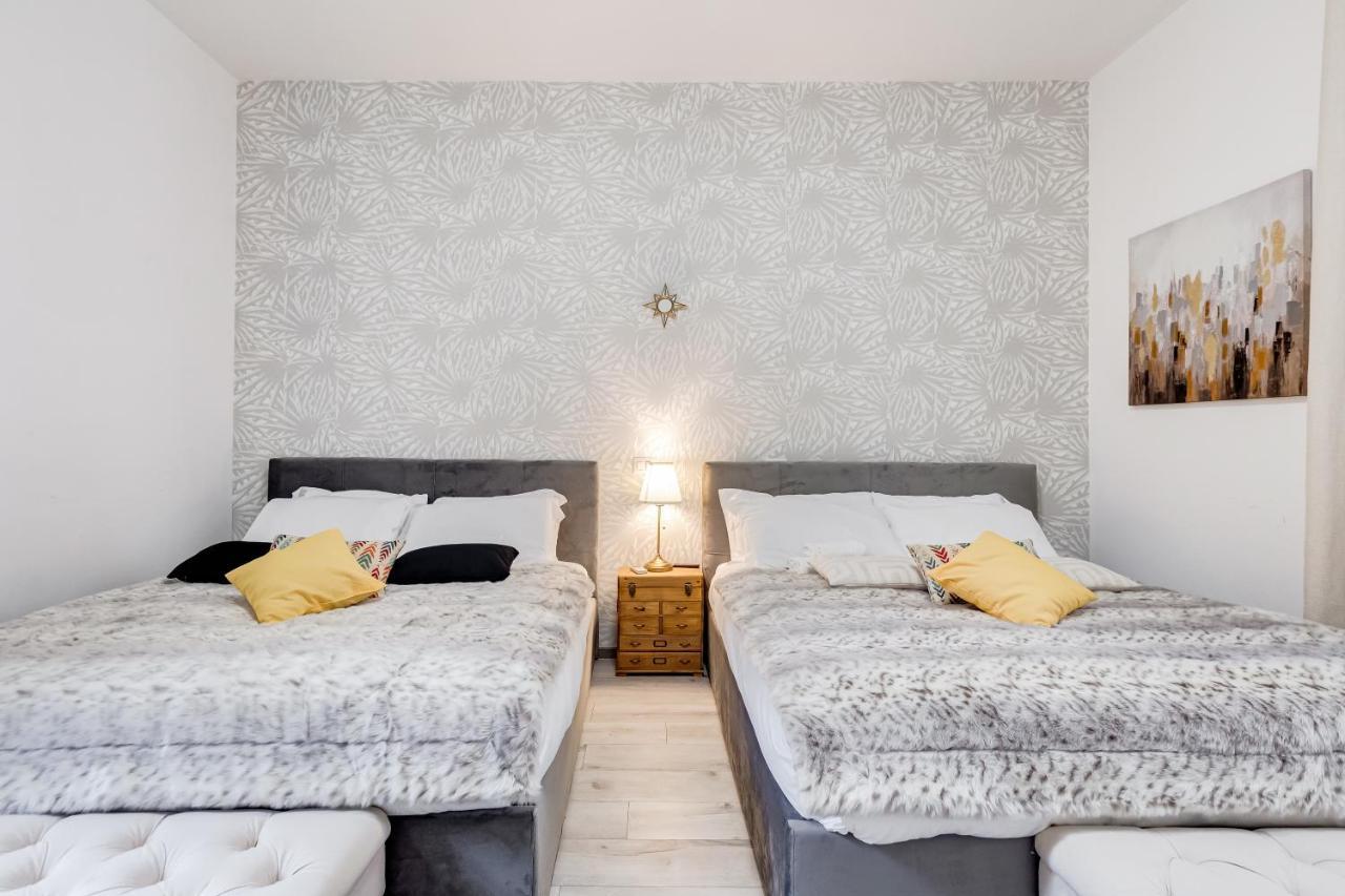 רומא Jmartins Colosseo Suites מראה חיצוני תמונה
