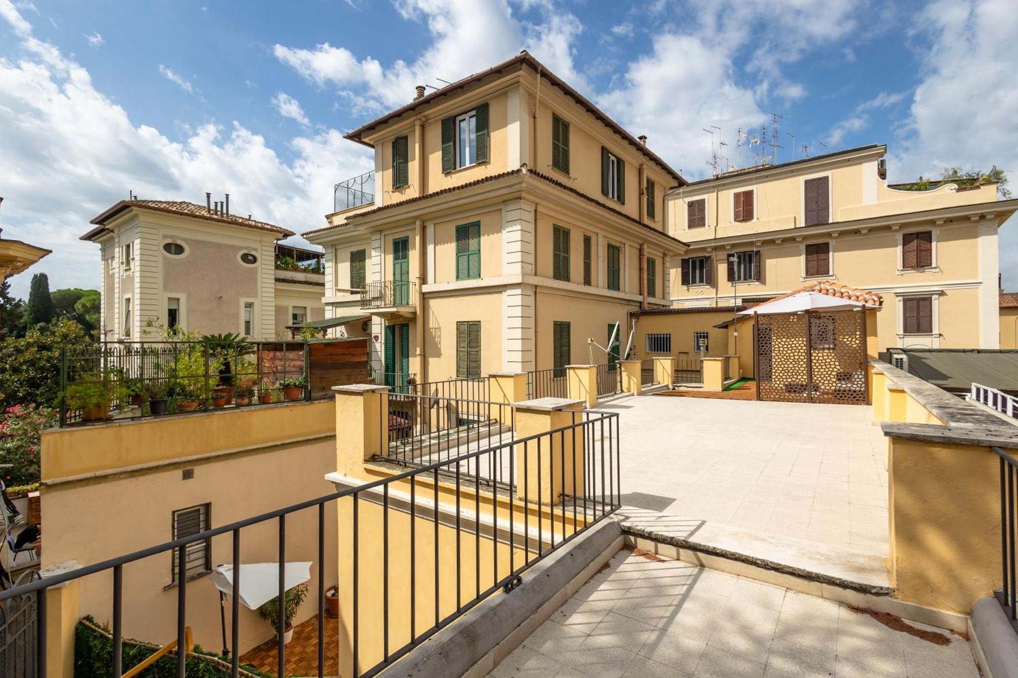 רומא Jmartins Colosseo Suites מראה חיצוני תמונה